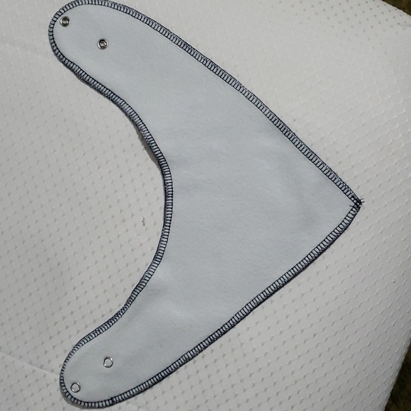 BIBS - Bundle 6 Washable Infant Bibs-Mixed Tags-5 Snap-1 Velcro - Picture 14 of 16